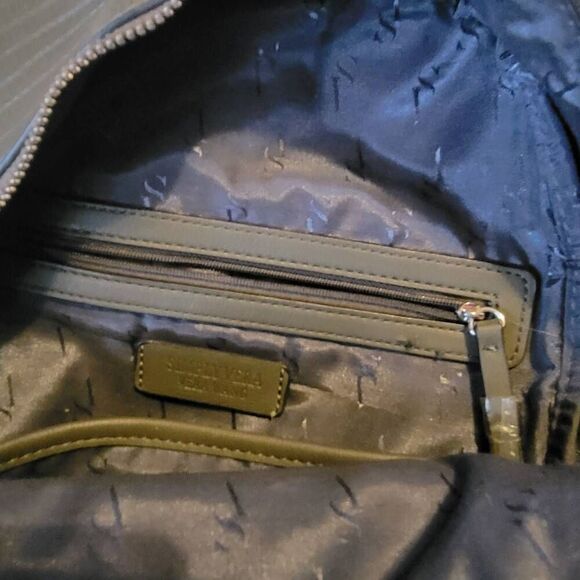 Simply Vera Vera Wang OLIVE GREEN Faux Leather Purse Backpack Handbag - Picture 3 of 8